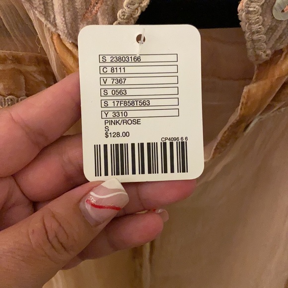 Beautiful, sheer boho flowy top from free people - Picture 4 of 4